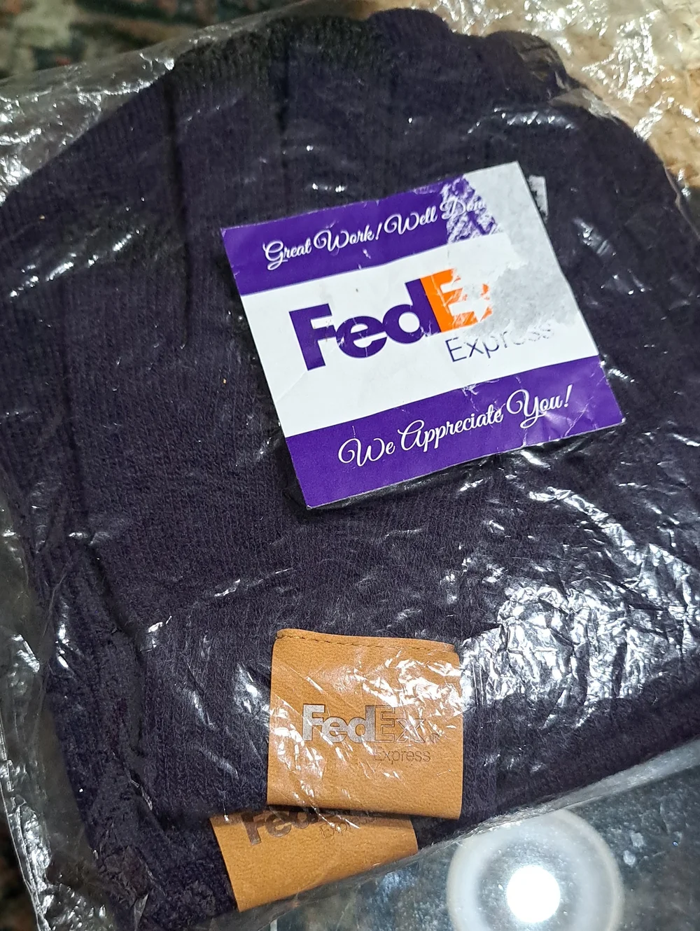 ✨ New FedEx Express Beanie & Gloves Set ✨